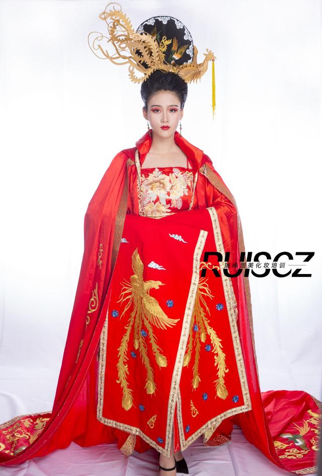 顏值攻勢(shì)再來(lái)一波，大賽高清定妝照繼續(xù)放送！