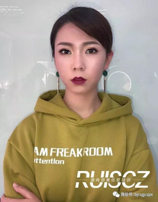 秋冬超搶戲的質(zhì)感職業(yè)妝，安排上了！