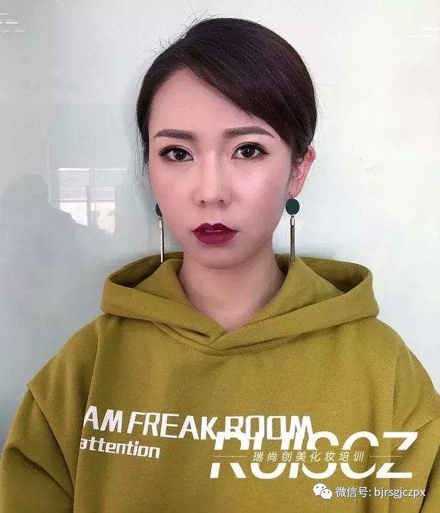 秋冬超搶戲的質(zhì)感職業(yè)妝，安排上了！
