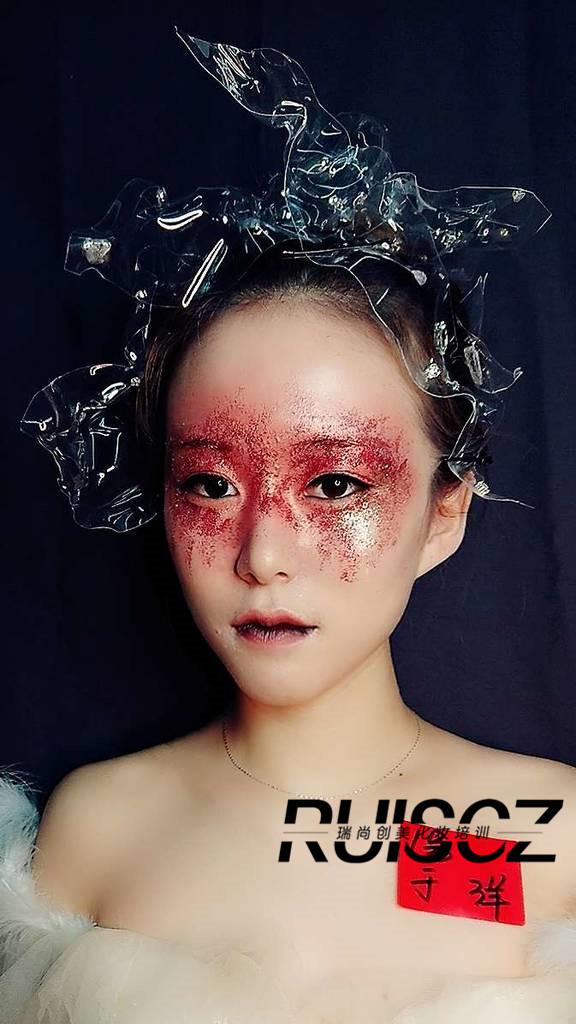 時尚班月考：不按套路出牌，才是真創(chuàng)意