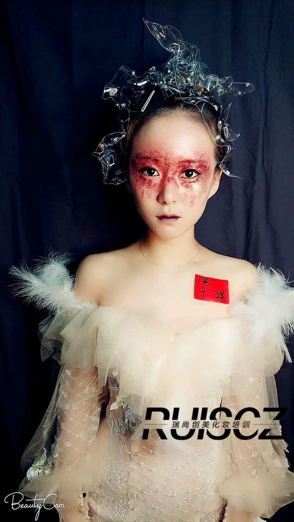時尚班月考：不按套路出牌，才是真創(chuàng)意