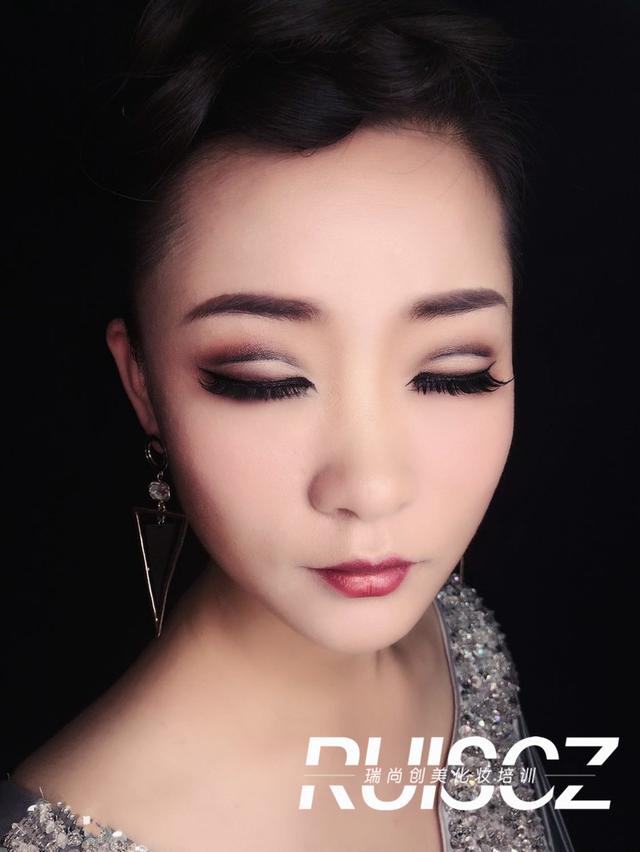 時(shí)尚眼妝寶典，歐式眼妝原來這么多料！