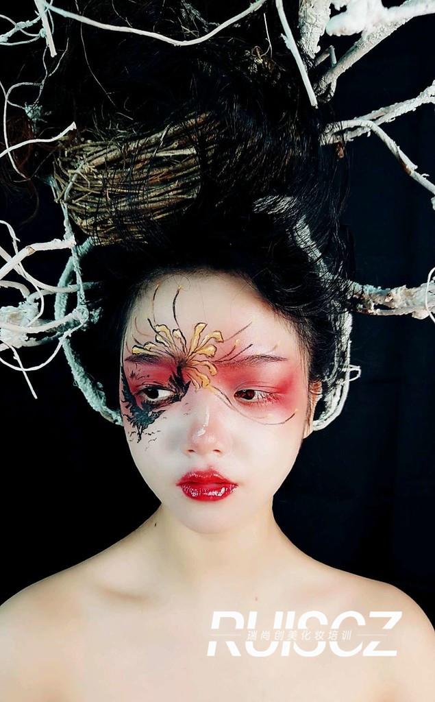 玩轉視覺美妝，雜志級創(chuàng)意彩繪妝！