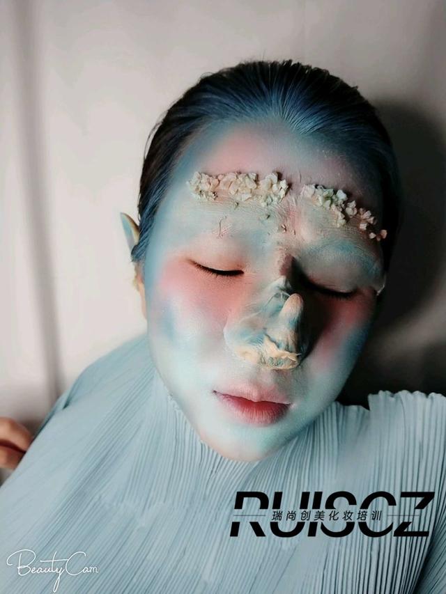 快速成妝的噴槍化妝，讓化妝師有前途更有錢(qián)途！