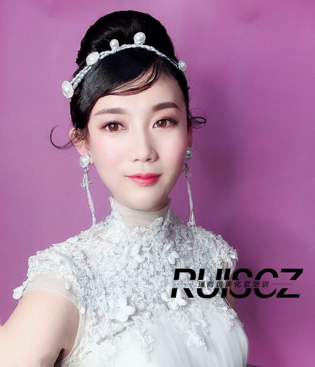 看不夠 系列，專業(yè)化妝師一出手就知有沒(méi)有！