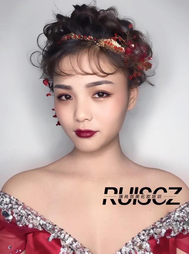 看不夠 系列，專業(yè)化妝師一出手就知有沒(méi)有！