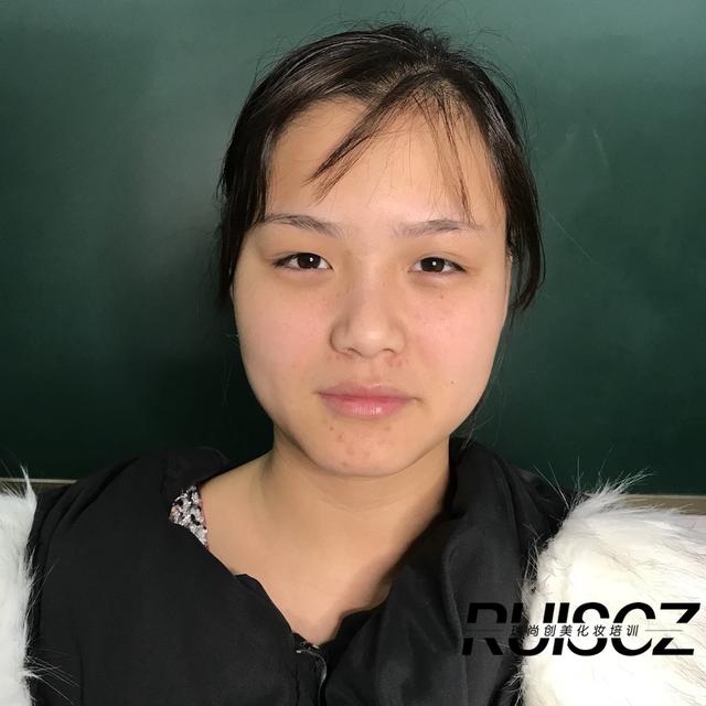 看不夠 系列，專業(yè)化妝師一出手就知有沒(méi)有！