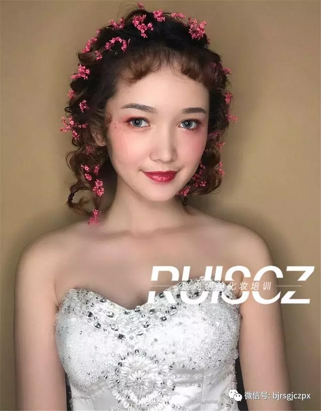 課堂妝精美起來，一點(diǎn)不輸高級(jí)樣片！