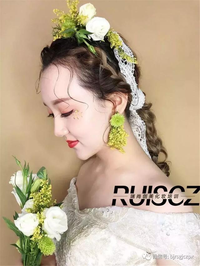 課堂妝精美起來，一點(diǎn)不輸高級(jí)樣片！
