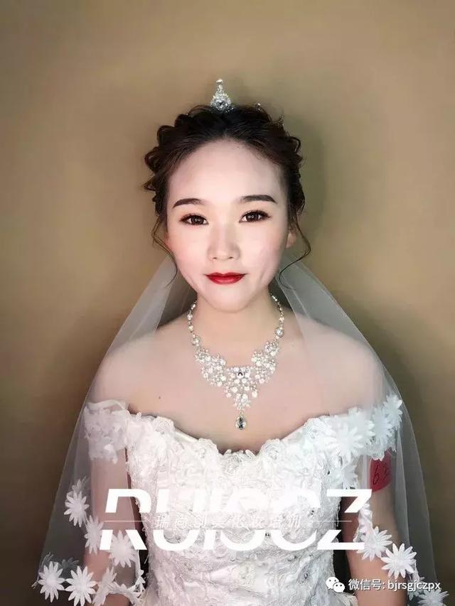 學員月考作品欣賞:不同風格的新娘造型
