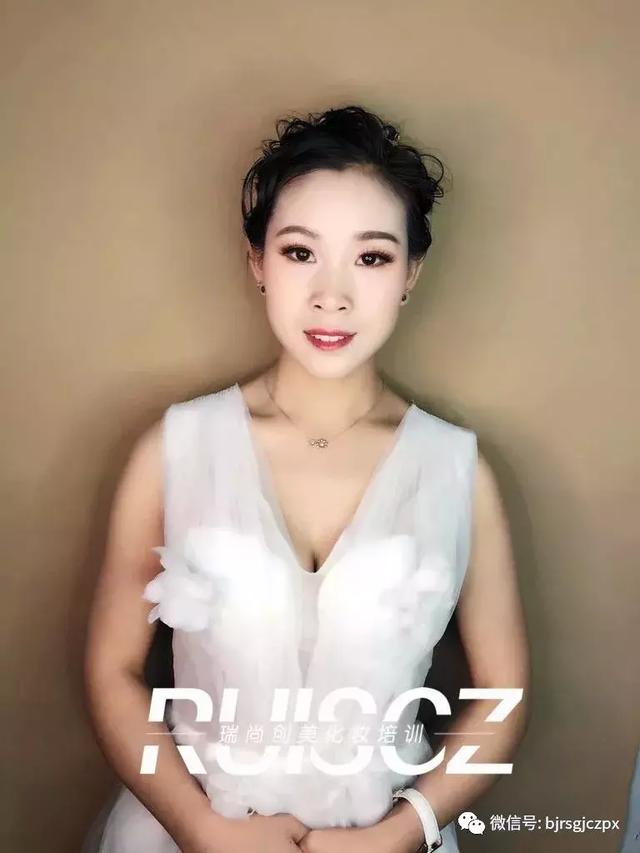 學員月考作品欣賞:不同風格的新娘造型