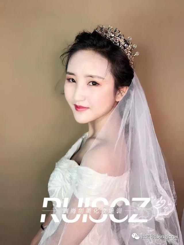 學員月考作品欣賞:不同風格的新娘造型