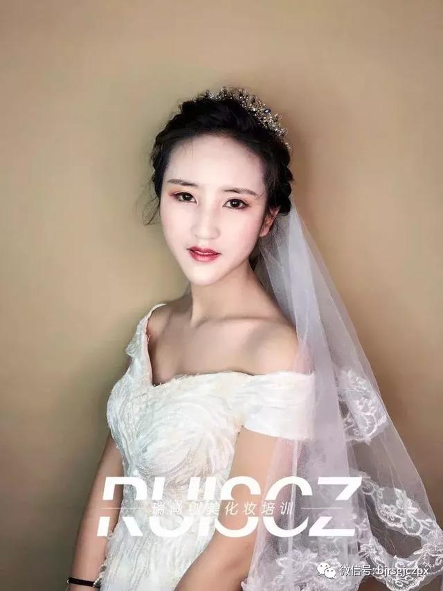 學員月考作品欣賞:不同風格的新娘造型
