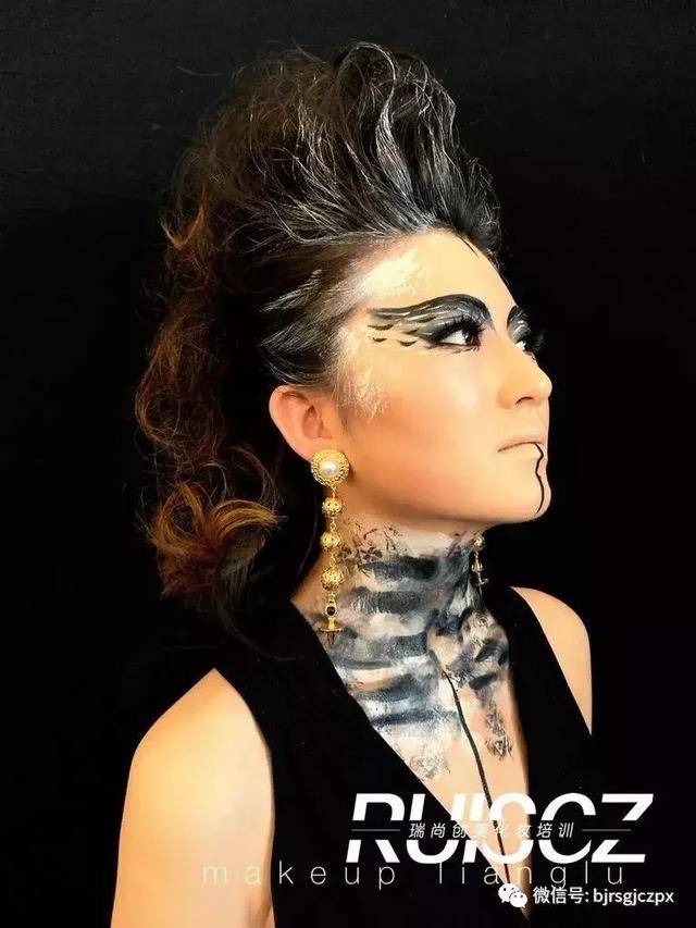 惹火又叛逆的Punk girl，行走在流行邊緣的朋克文化