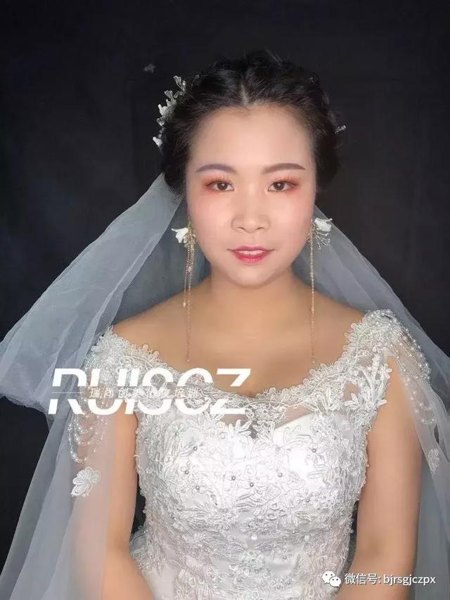 學(xué)員月考｜基礎(chǔ)班新娘造型，不同的靈感不同的詮釋！