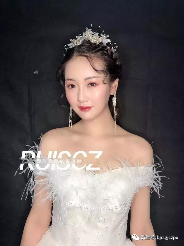 學(xué)員月考｜基礎(chǔ)班新娘造型，不同的靈感不同的詮釋！
