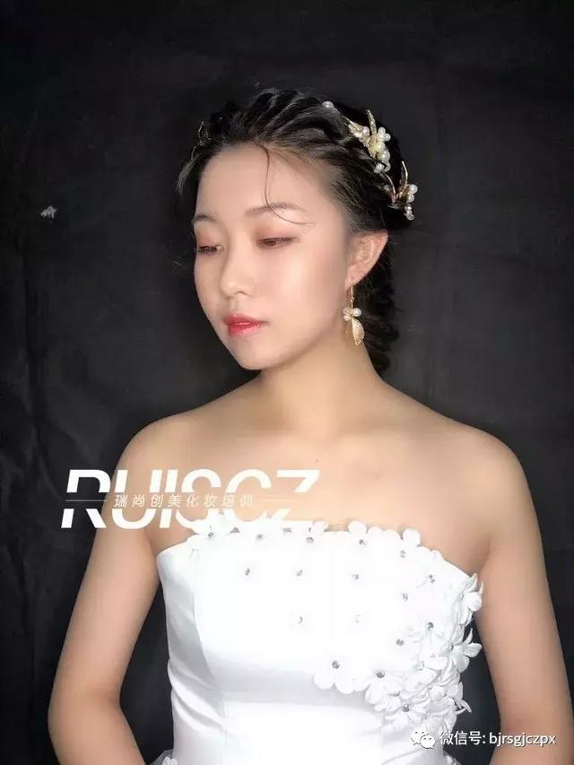 學(xué)員月考｜基礎(chǔ)班新娘造型，不同的靈感不同的詮釋！