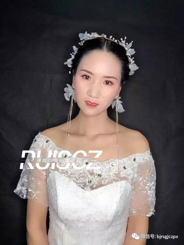 學(xué)員月考｜基礎(chǔ)班新娘造型，不同的靈感不同的詮釋！