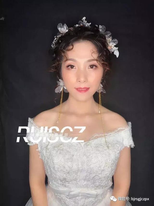 學(xué)員月考｜基礎(chǔ)班新娘造型，不同的靈感不同的詮釋！