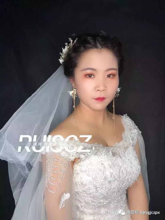學(xué)員月考｜基礎(chǔ)班新娘造型，不同的靈感不同的詮釋！