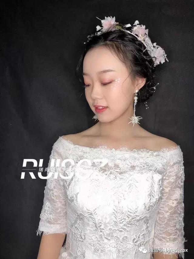 學(xué)員月考｜基礎(chǔ)班新娘造型，不同的靈感不同的詮釋！
