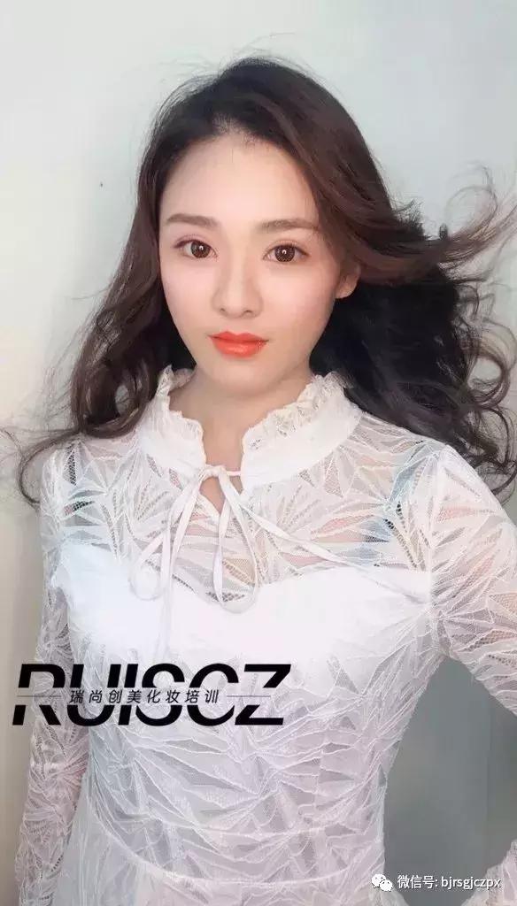 充滿高級感的外景新娘，秋冬外拍正適用！