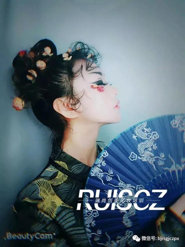 日系大眼妝容的秘密，化妝師的神秘力量？