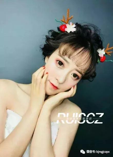 經(jīng)典麋鹿妝+浪漫約會妝，承包你的圣誕美妝！