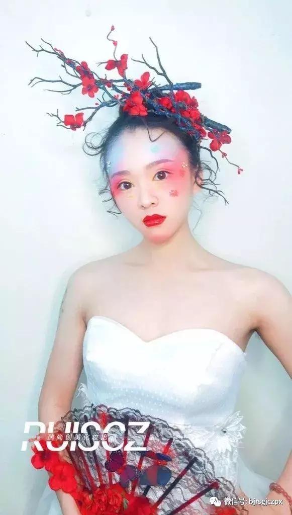 高段位水彩新娘，玩色達(dá)人的拿手好戲！
