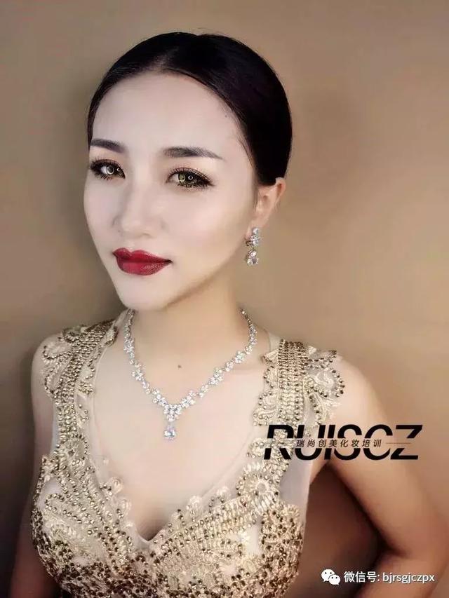 造型指南｜年會(huì)、紅毯、頒獎(jiǎng)禮，造型還能這么玩？