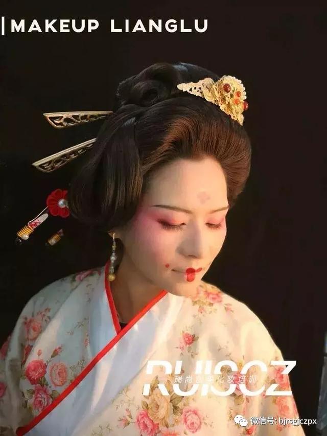 影視學(xué)習(xí)|影視化妝師妝發(fā)造型小攻略