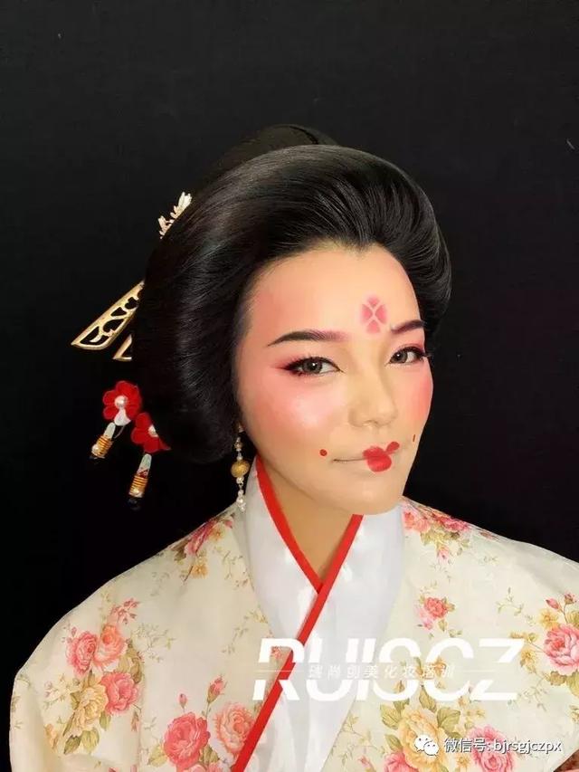 影視學(xué)習(xí)|影視化妝師妝發(fā)造型小攻略