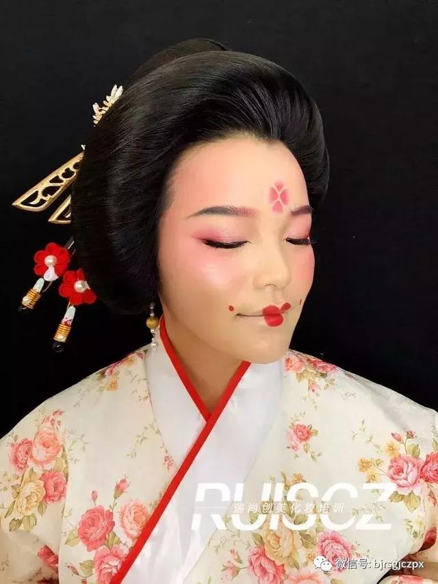 影視學(xué)習(xí)|影視化妝師妝發(fā)造型小攻略