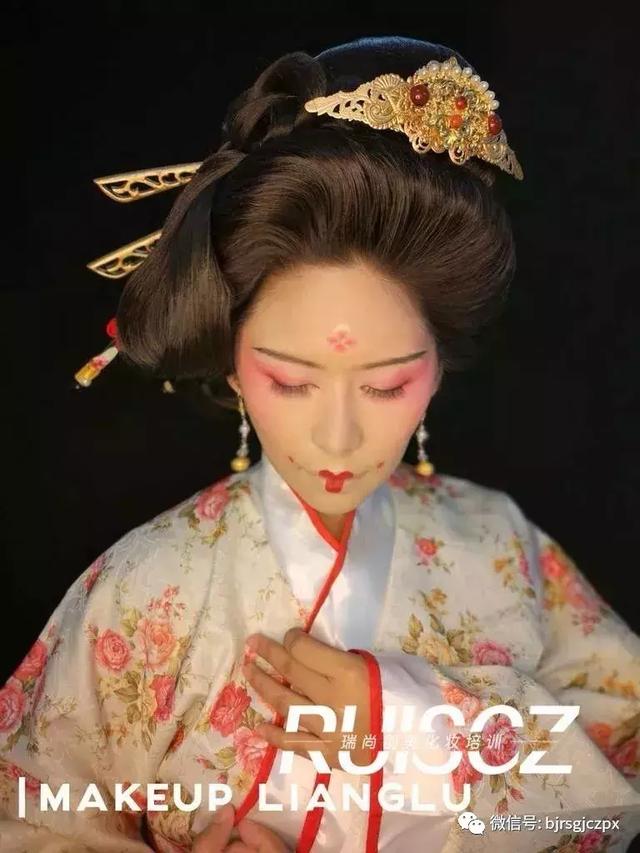 影視學(xué)習(xí)|影視化妝師妝發(fā)造型小攻略