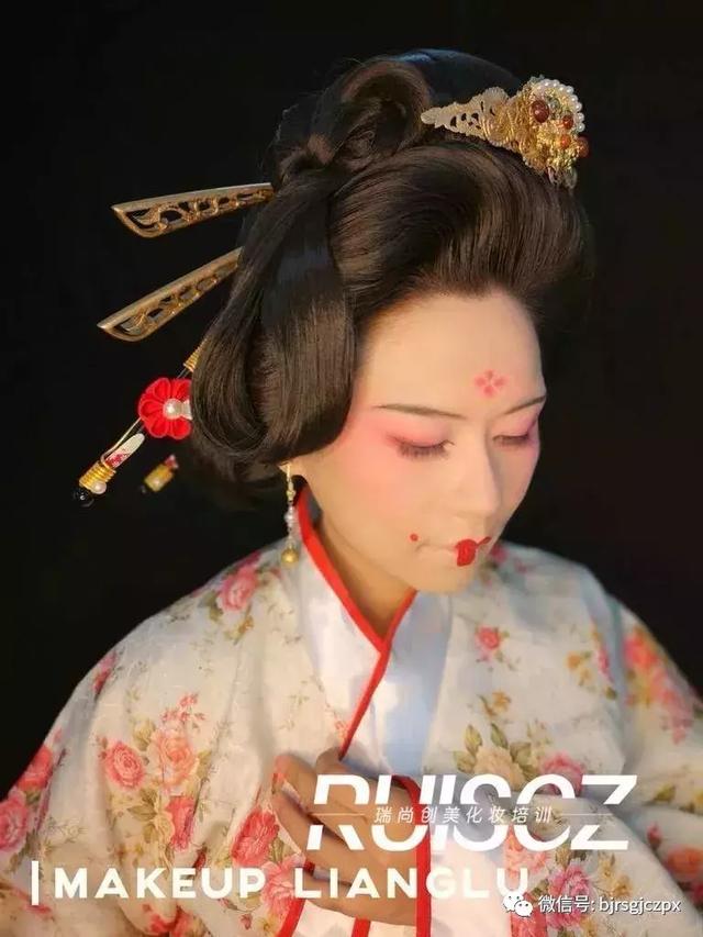 影視學(xué)習(xí)|影視化妝師妝發(fā)造型小攻略