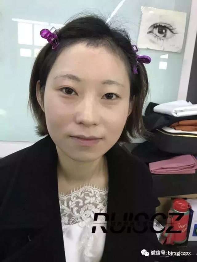 如何讓新娘造型看起來很簡約，卻處處是亮點？