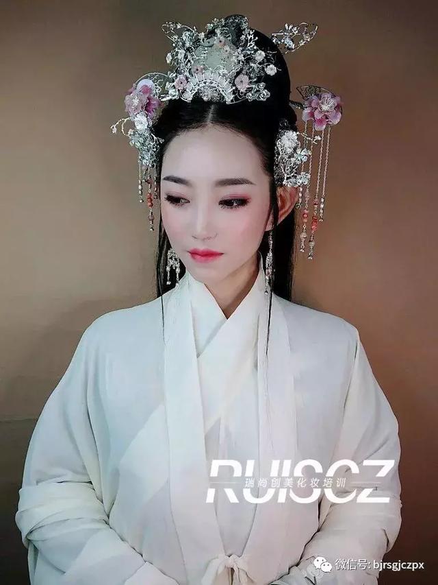 超難駕馭的漢朝造型，精致的妝發(fā)劃重點！