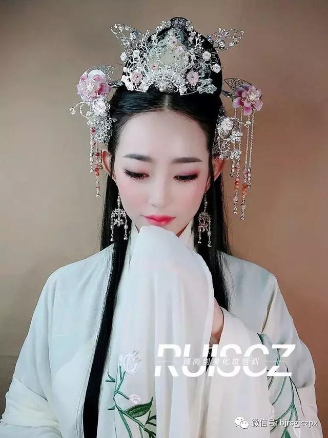 超難駕馭的漢朝造型，精致的妝發(fā)劃重點！