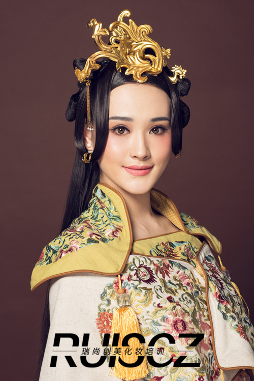 今日學(xué)有所成，他日學(xué)有所用，感恩學(xué)校！