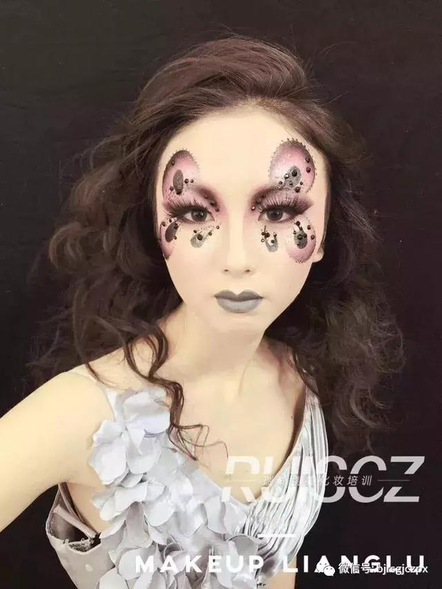 蝴蝶元素創(chuàng)意彩妝，帶來不一樣的自然風(fēng)格