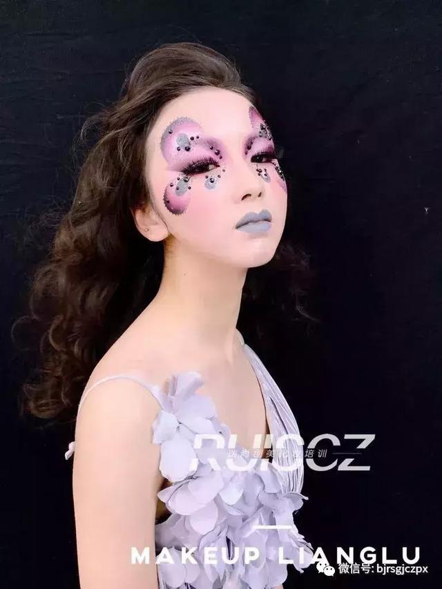蝴蝶元素創(chuàng)意彩妝，帶來不一樣的自然風(fēng)格