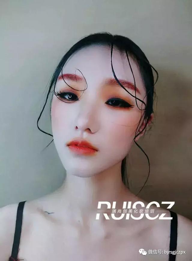 春夏妝容主旋律，活力橘調(diào)“妝”出時(shí)尚感！
