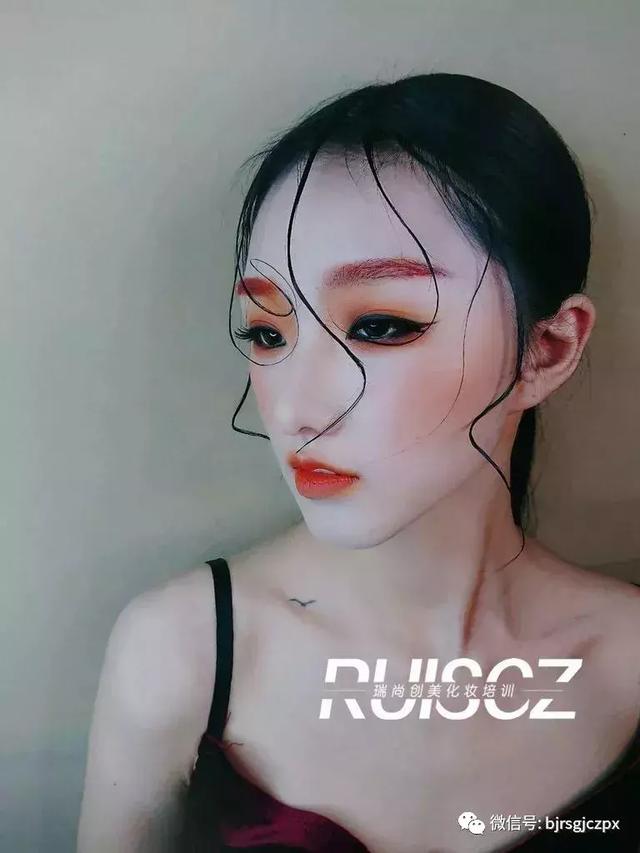 春夏妝容主旋律，活力橘調(diào)“妝”出時(shí)尚感！
