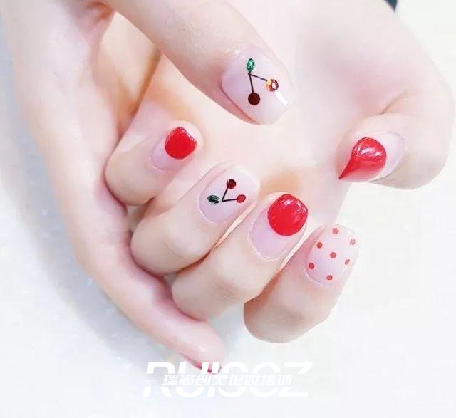 風(fēng)靡INS的水果美甲，小清新感十足~