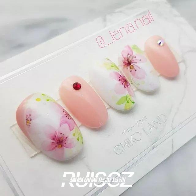 風(fēng)靡INS的水果美甲，小清新感十足~
