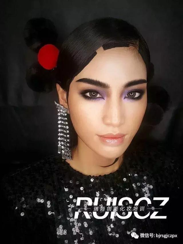 遲峰老師 | 彩妝造型大師班開課啦！