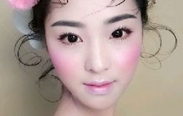 高中畢業(yè)學(xué)化妝好嗎？化妝行業(yè)有發(fā)展嗎？