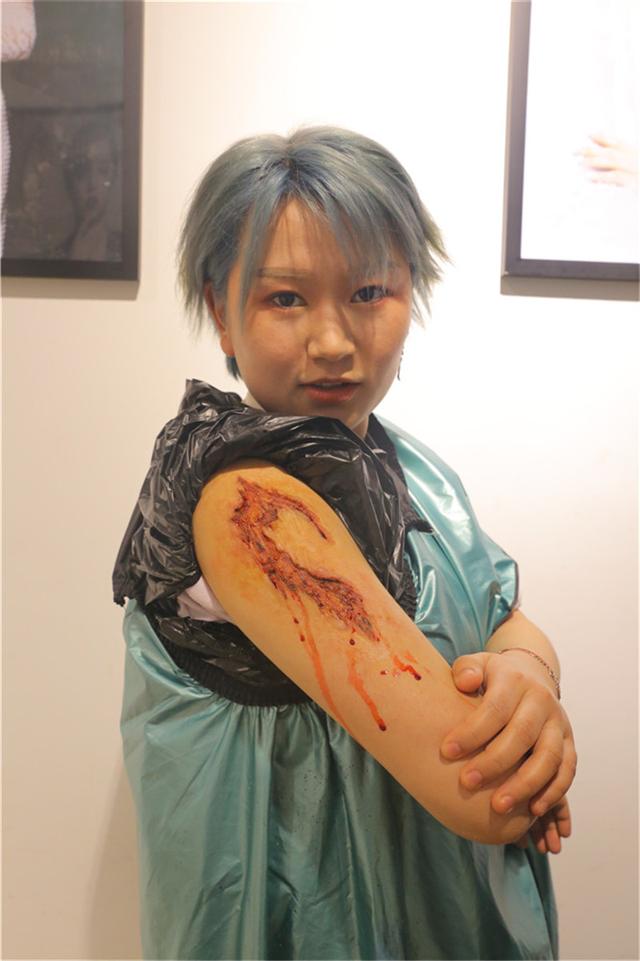 拒絕5毛特效！零距離感受特效化妝的魅力