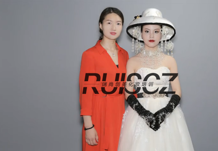瑞尚創(chuàng)美《校園杯—新娘大賽》幕后、走秀、成片 18號選手