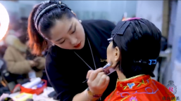 女的學(xué)彩妝好嗎？發(fā)展怎么樣？